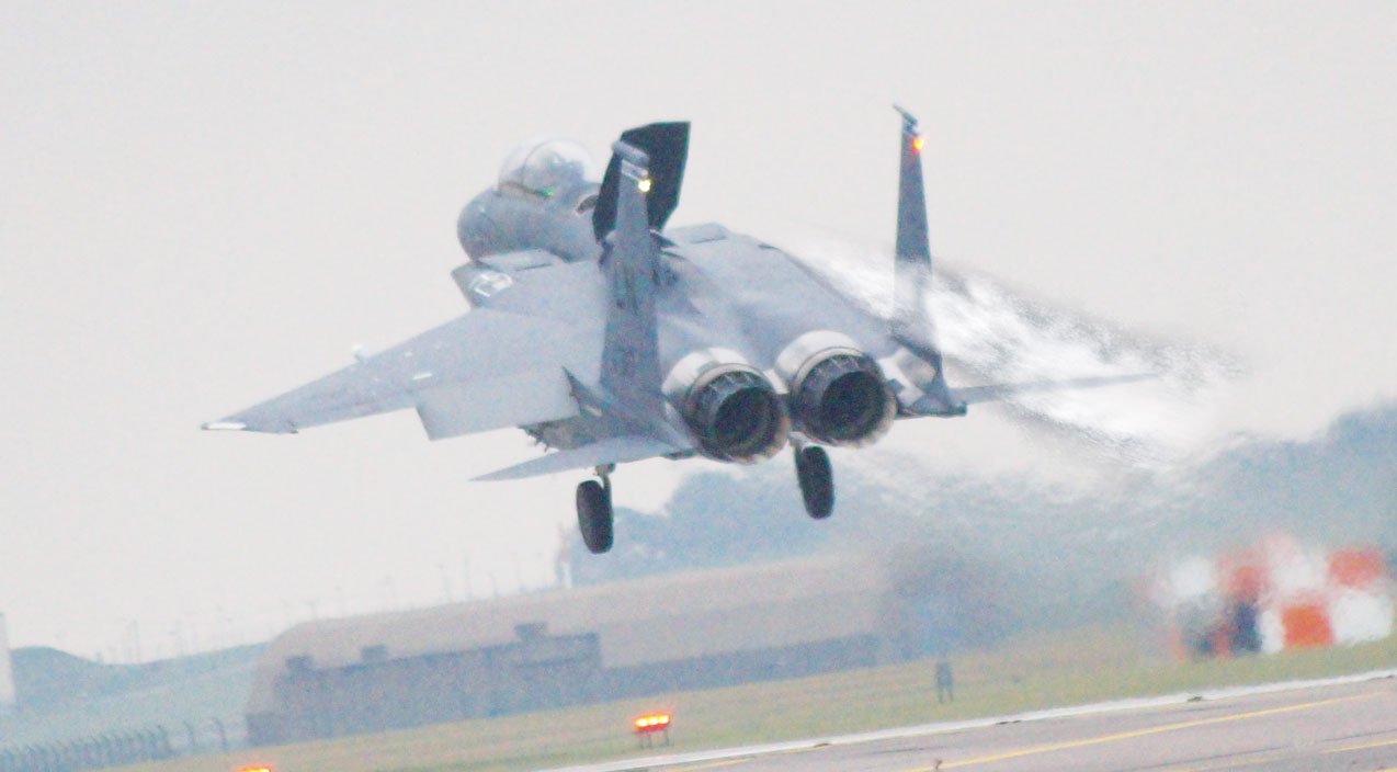 Crippled-IAF-F-15.jpg
