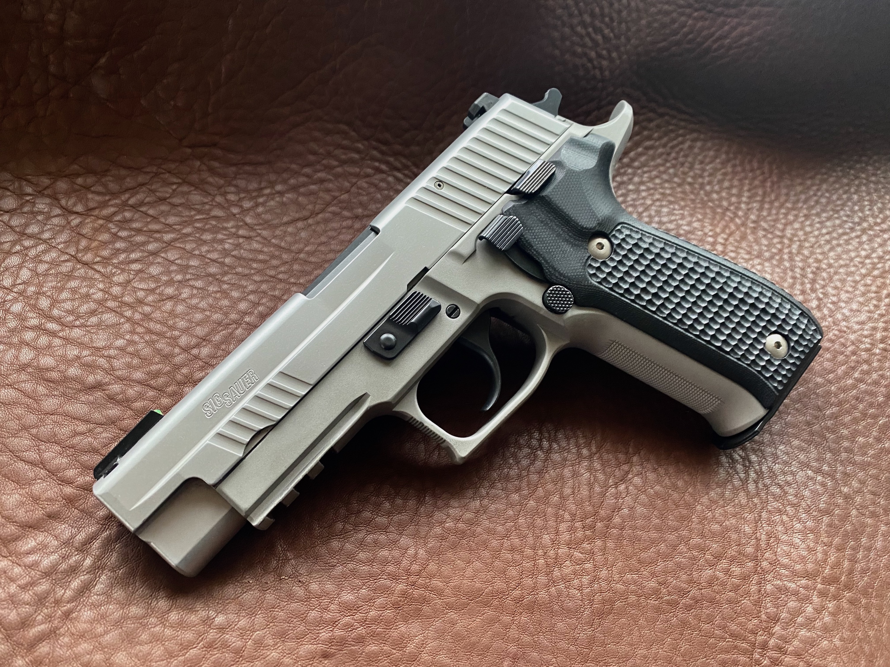 P226 ASE.jpeg