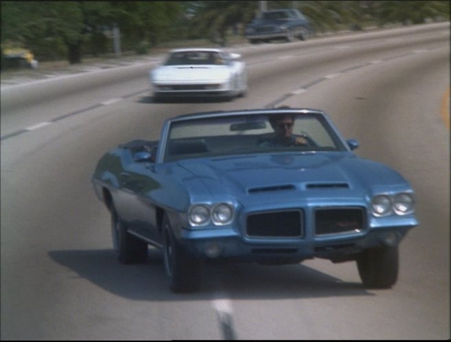 pontiacgto71_517_c.jpg