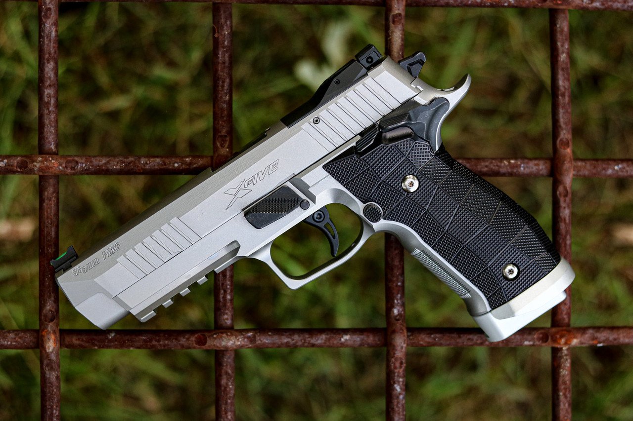 SIG_P226_GridLOK_Aluminum_Black_03__83275__32272.jpg
