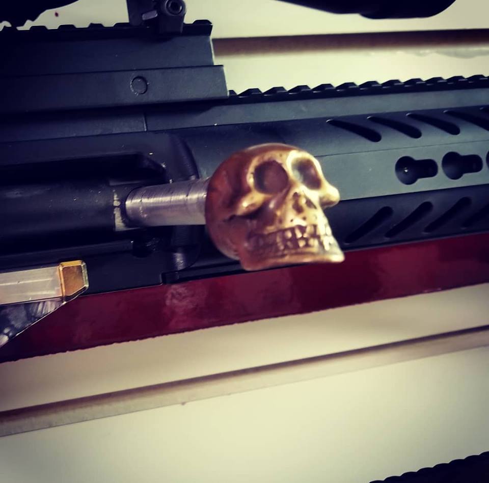 skull bolt.jpg
