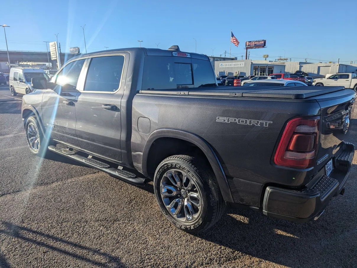 Truck 2.jpg