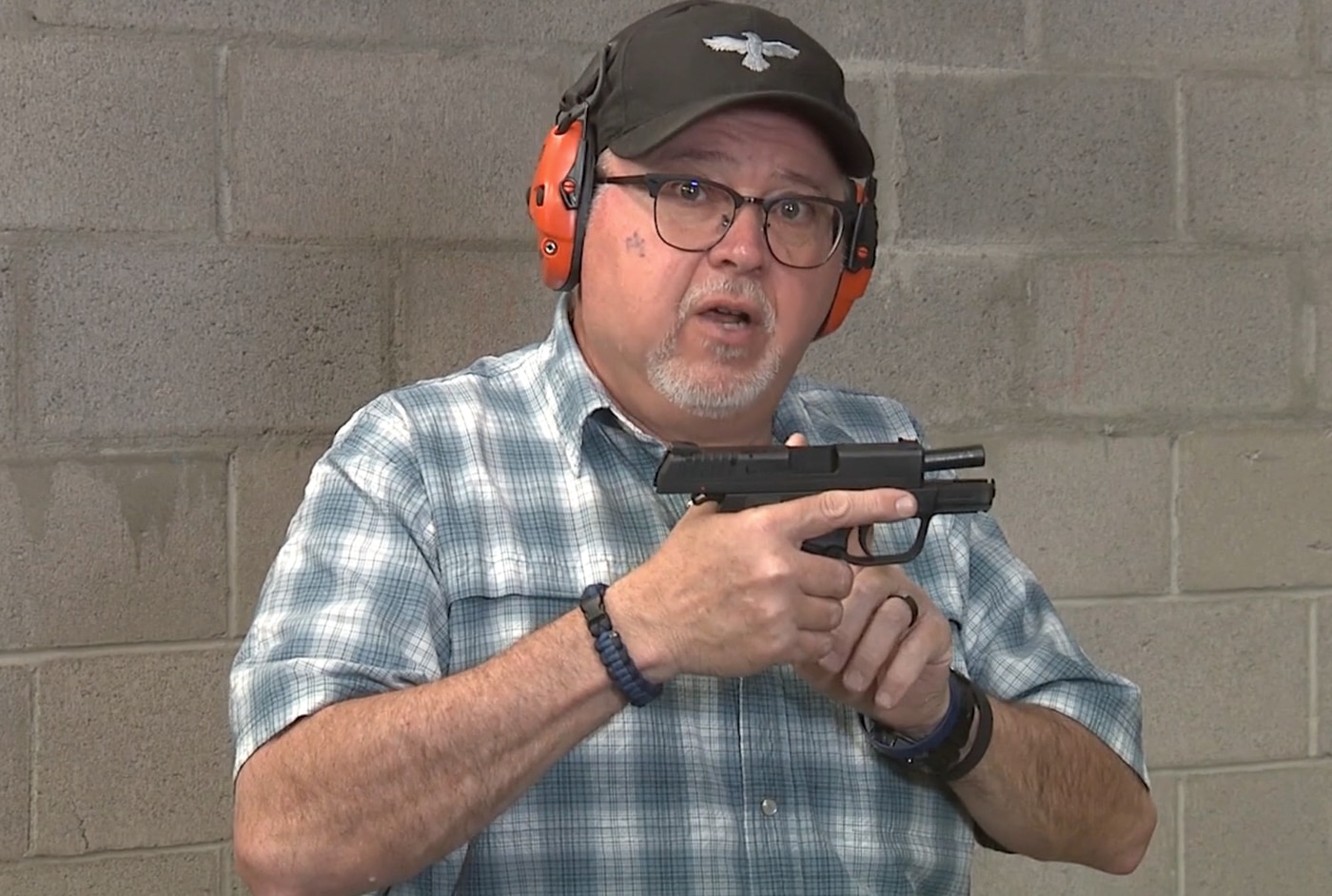 Yamil Sued demonstrating the XD-E