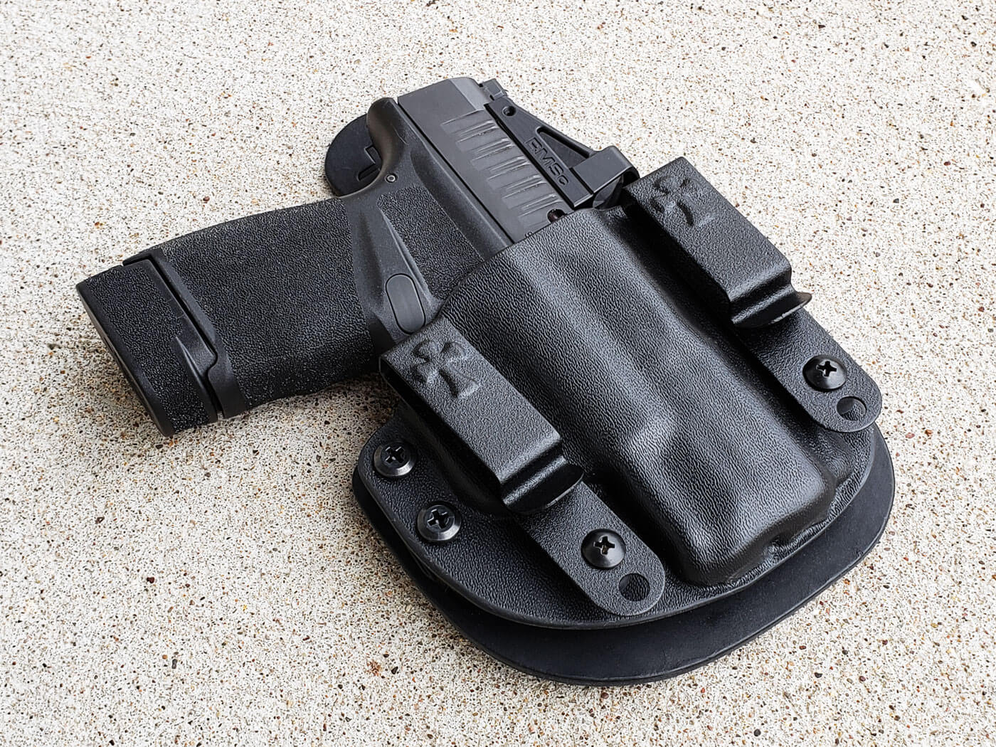 CrossBreed Reckoning holster with a Hellcat