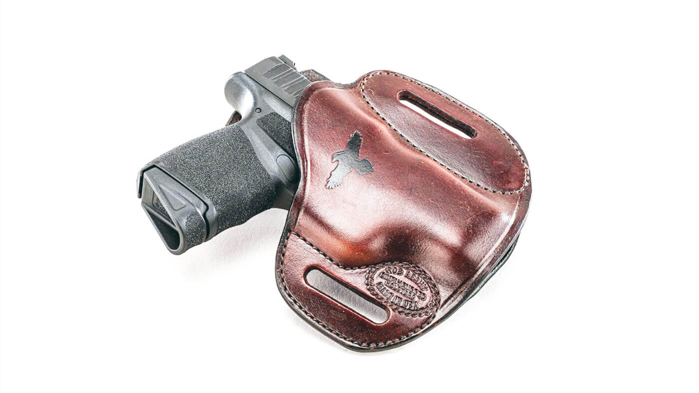 Grip texture of the Springfield Hellcat does not damage leather holster