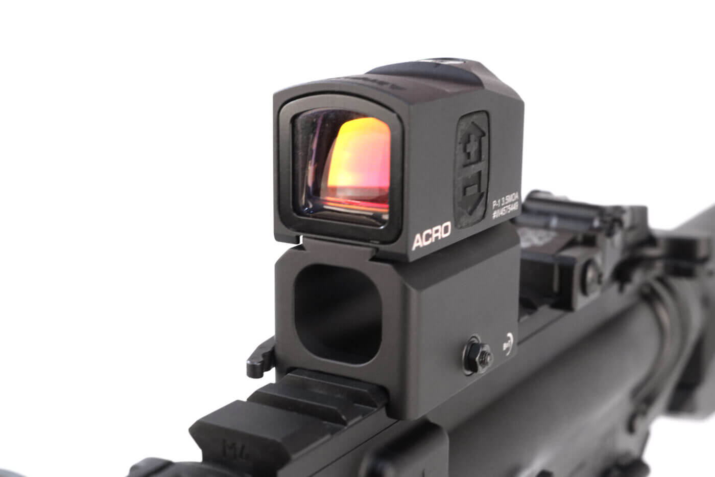 The optic performed well in the snow, rain, mud, sand and other matter including temperature extremes. Vibration did not negatively affect it and parallax was free of angle distortion. During daylight, target acquisition was easy as brightness was adjustable without any adapter. It also passed submersible testing.