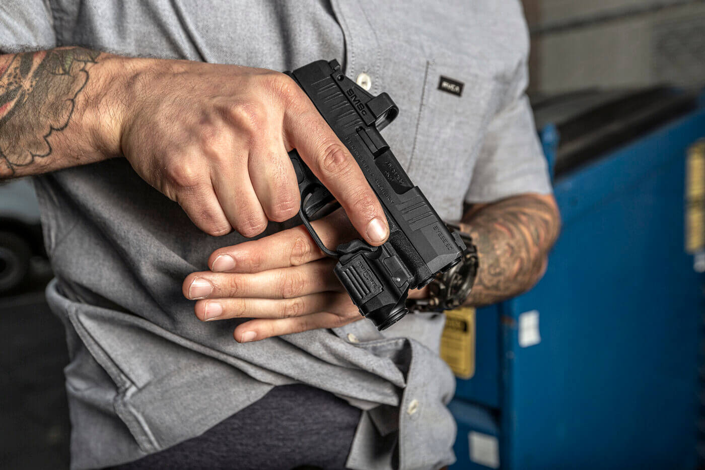 In this photograph we see the writer carry a SureFire XSC WeaponLight mounted to a Springfield Hellcat 9x19mm Parabellum handgun. Some might argue that the XSC is your only option, but Streamlight also offers pistol lights for compact guns like the Hellcat, Glock 43 and S&W M&P. Of all the micro-compacts, the Hellcat is the best.