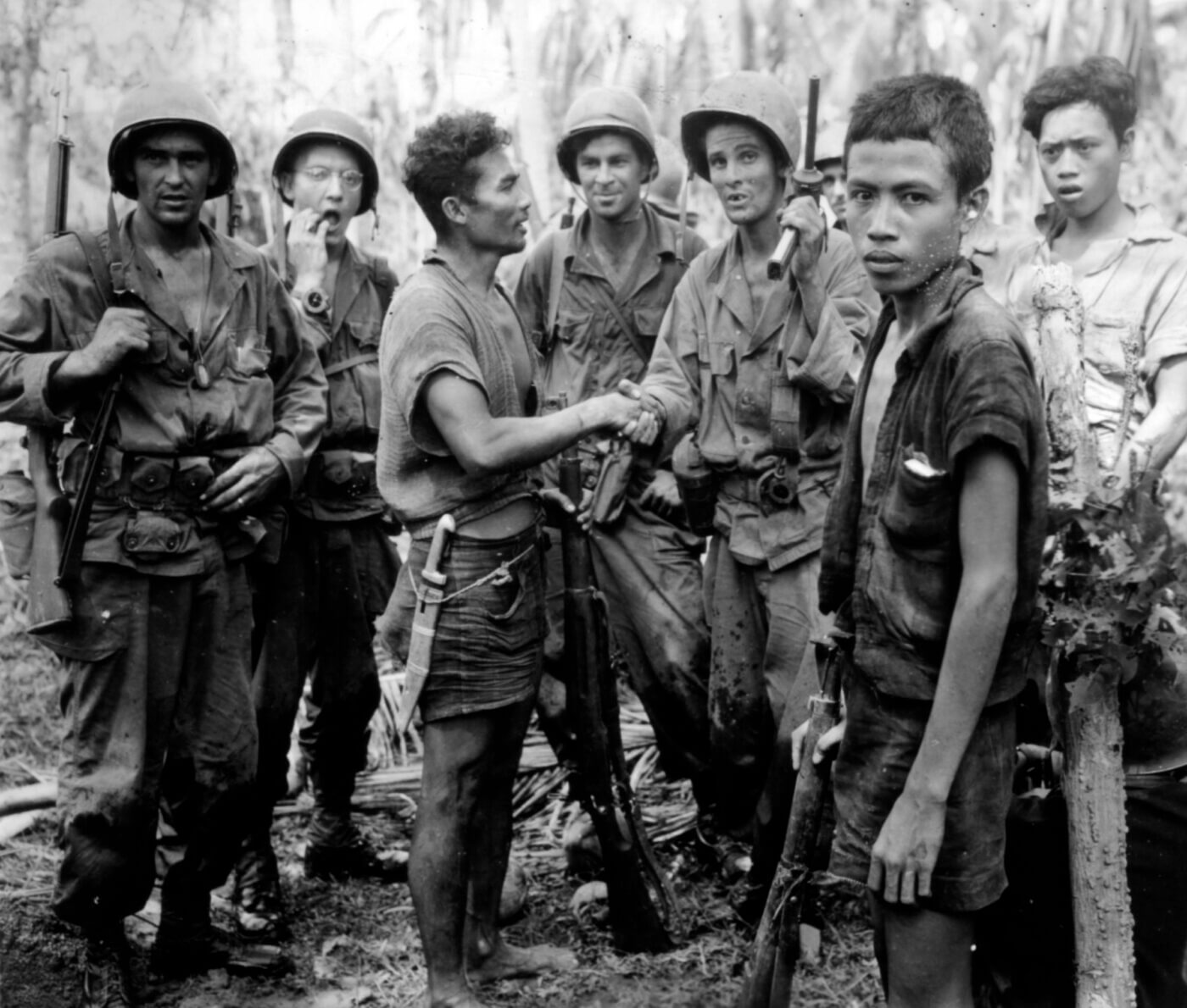 19th Infantry Regiment connect with Filipino guerrillas