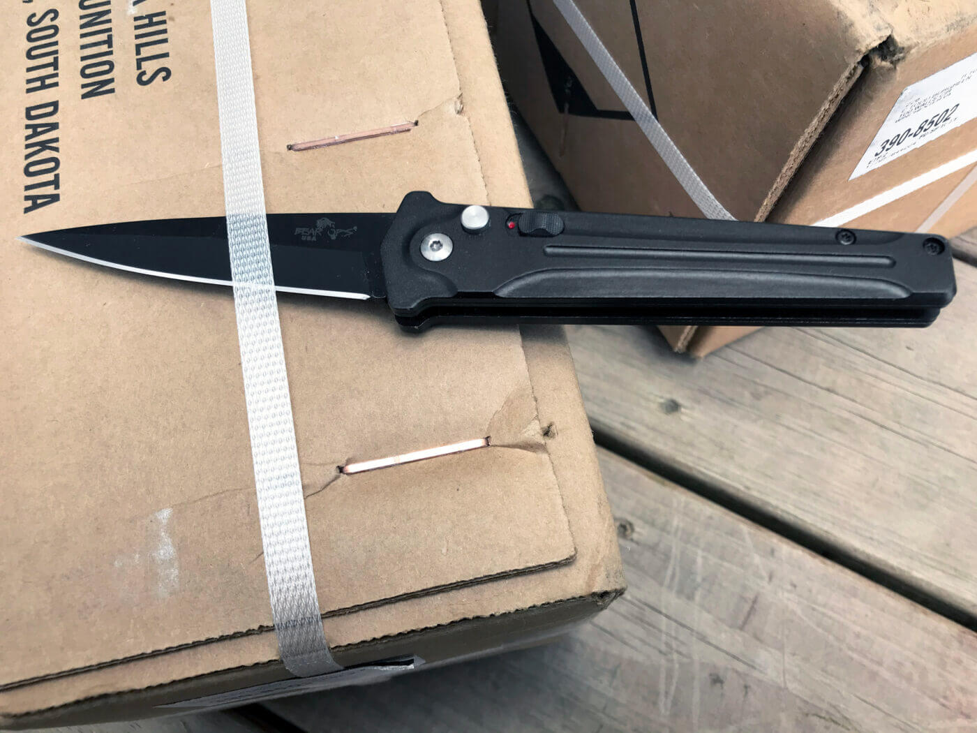Knife testing on a box