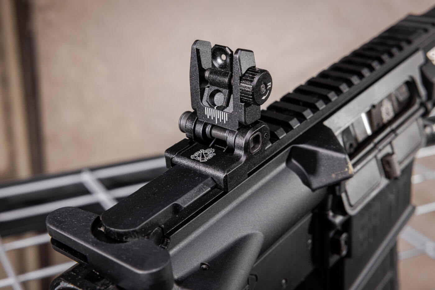 SAINT Victor rifle .308 rear sight