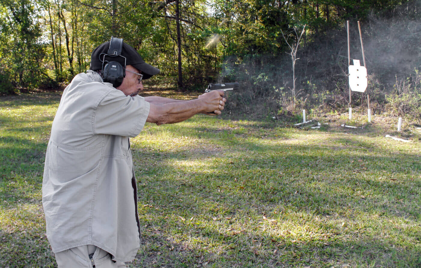 Massad Ayoob shooting a Ronin