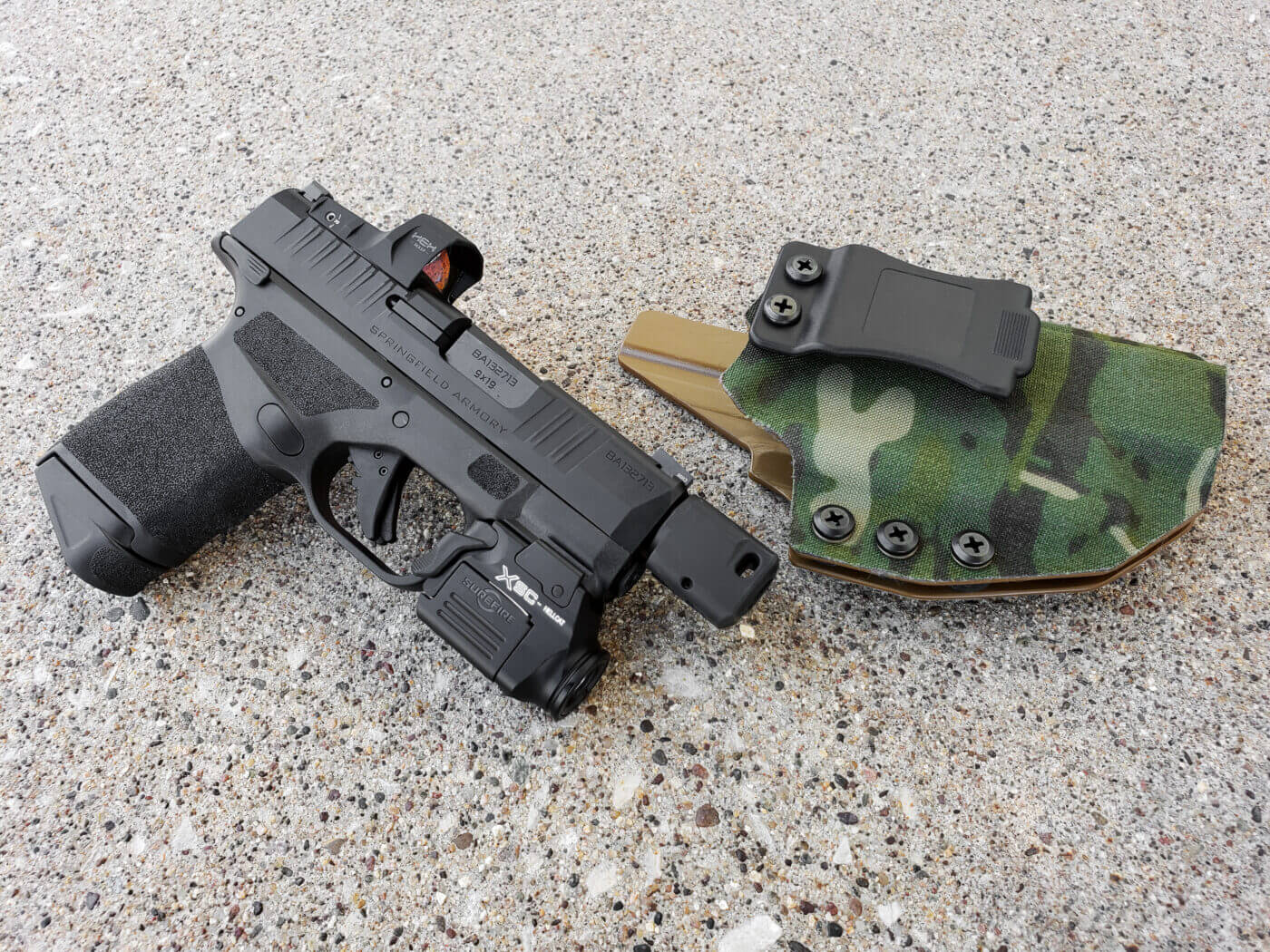 QVO Tactical holster and Hellcat pistol