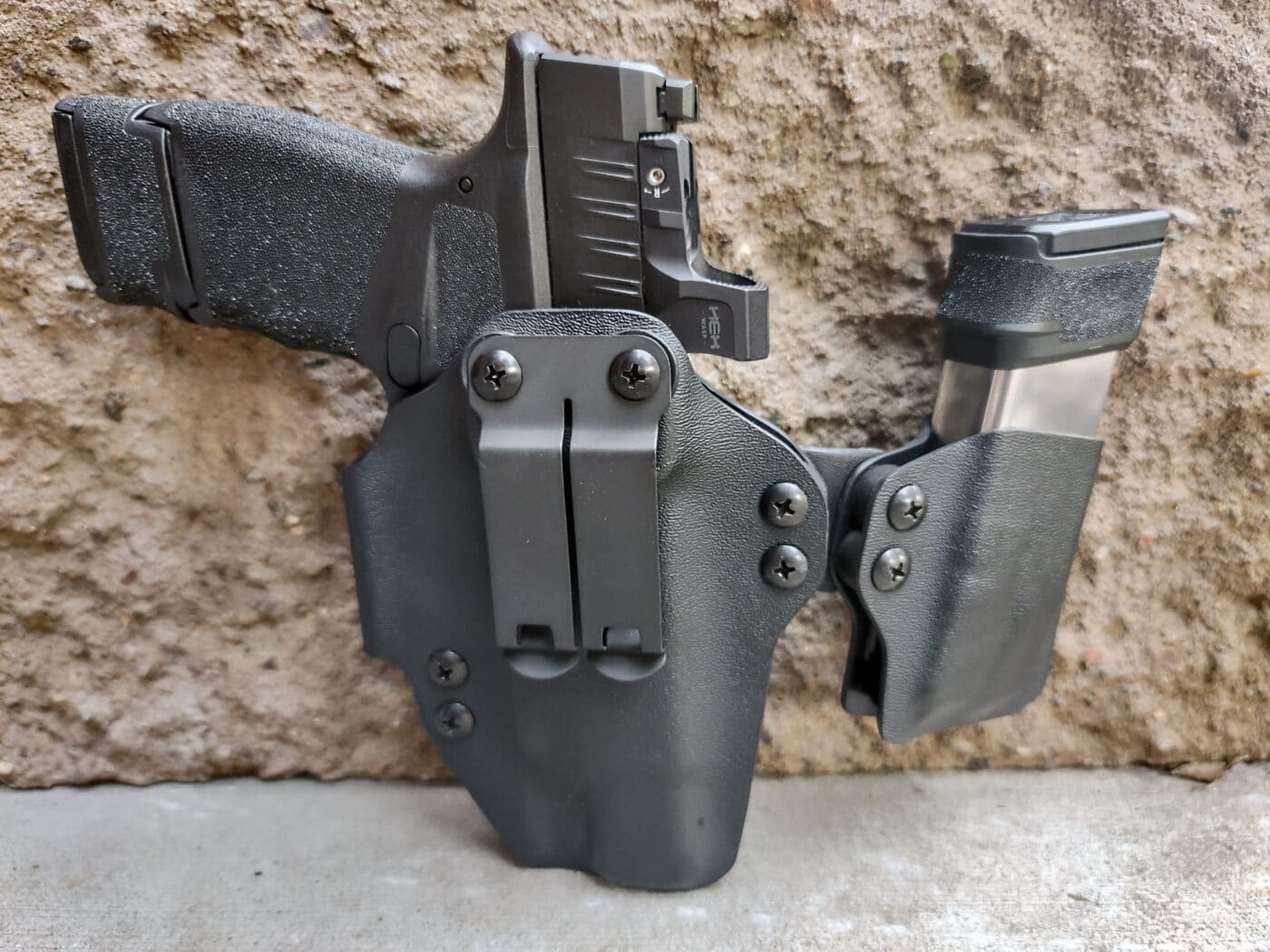 Hellcat pistol in BlackPoint AIWB holster for summer