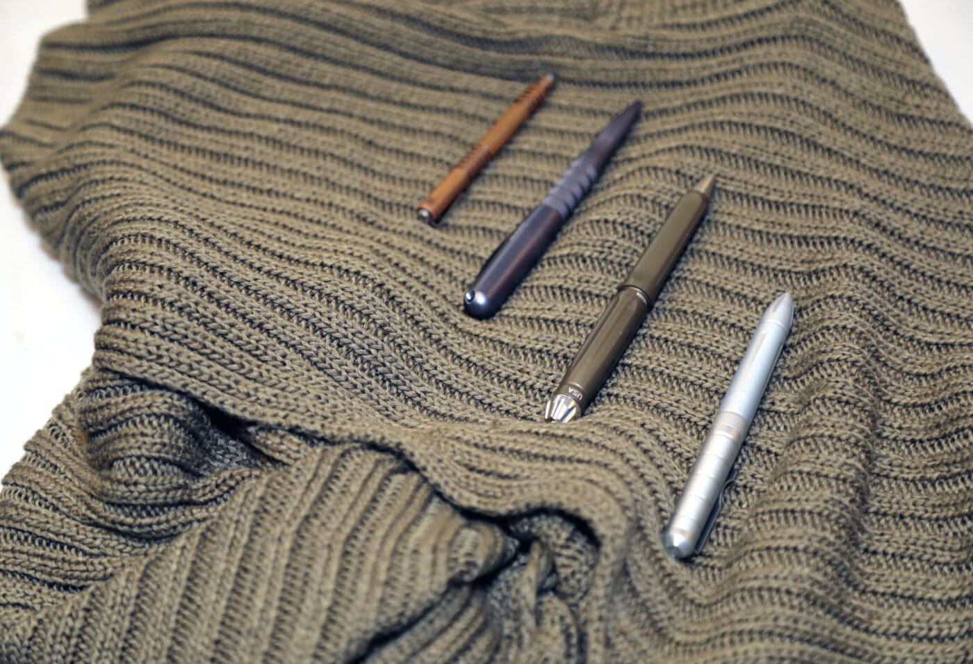 Different kinds of tactical pens