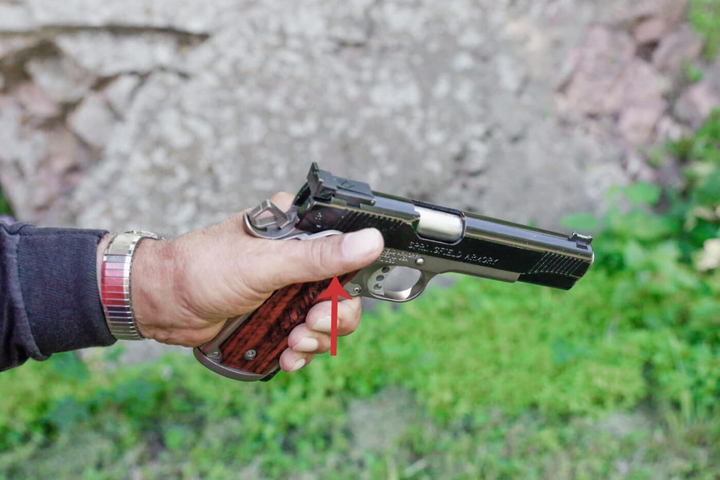 Alternative use of 1911 thumb safety