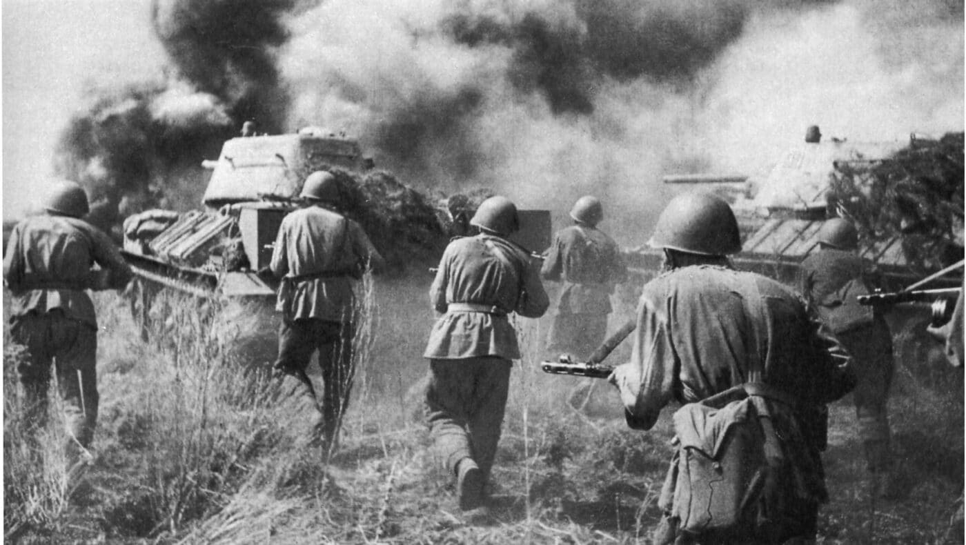 Soldiers and tanks in the Battle of Kursk