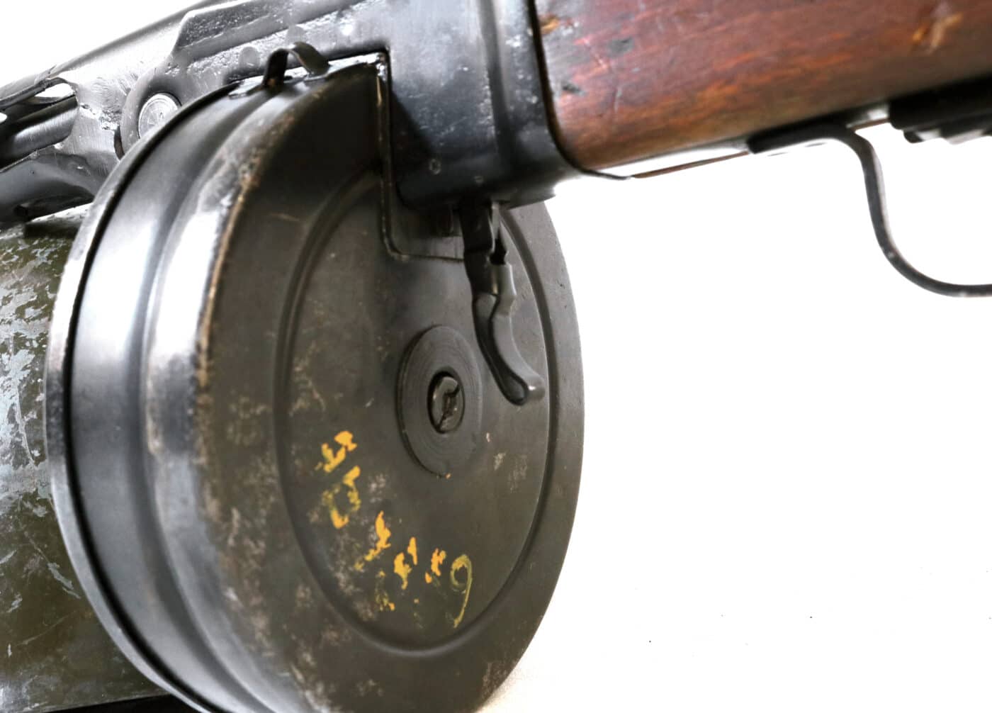 Pivoting magazine on the PPSh