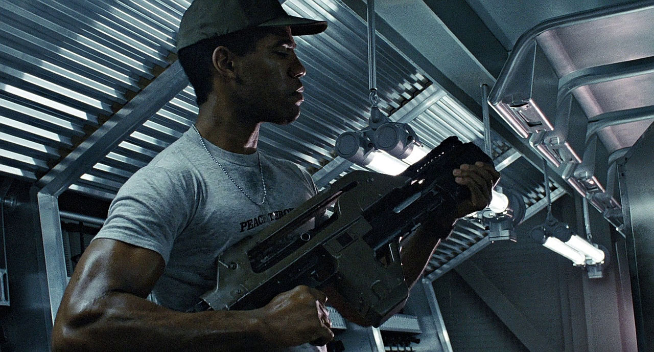 Pulse rifle in movie Aliens