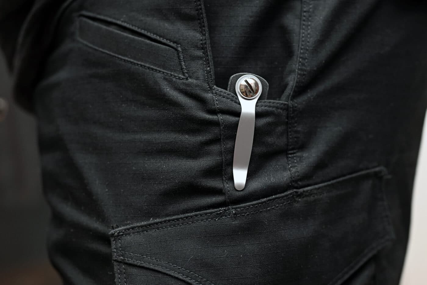 Pocket clip on mag holder