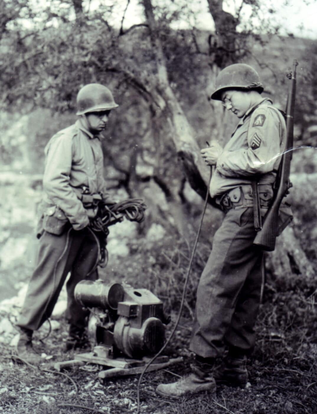 Soldiers with M1903A3 rifle near Castleforte, Italy in May 1944