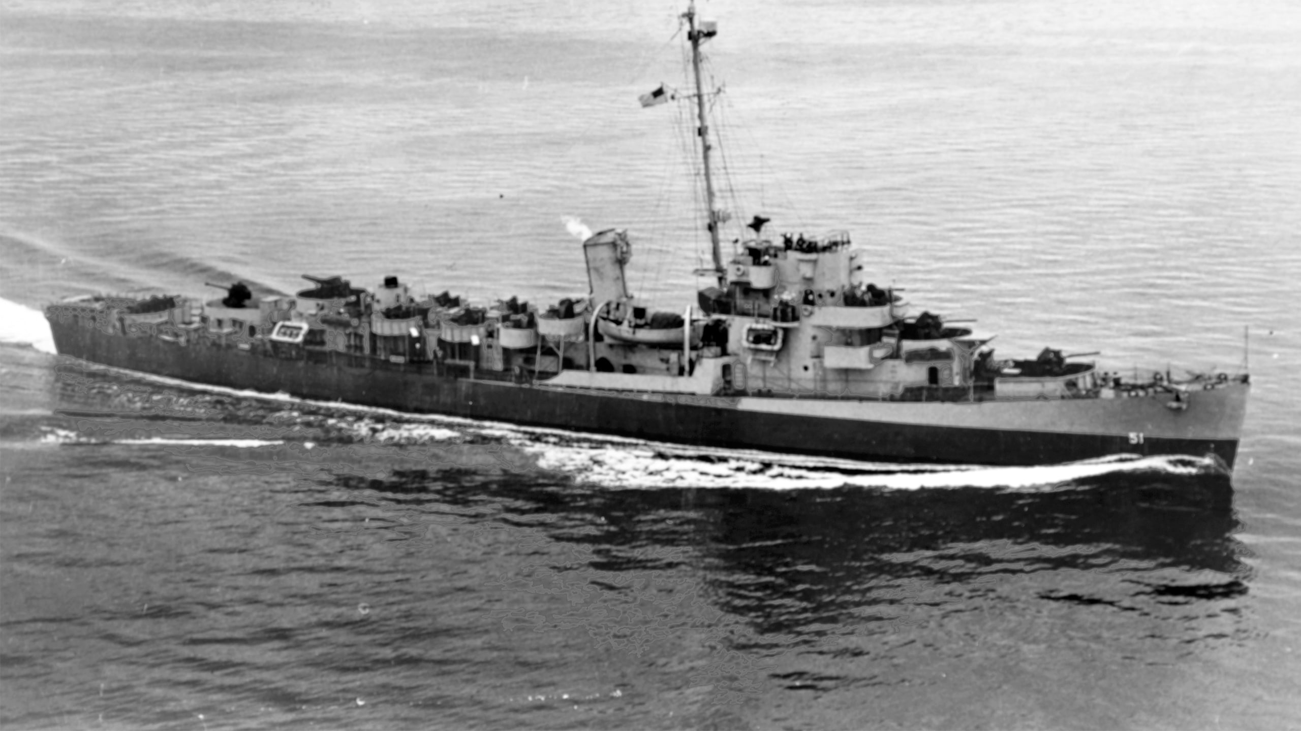 ナ*オ様 1945’s★アメリカ海軍★USS BURDO ★WW2・ミリタリーブ ファイル:USS Yorktown (CV-10) underway during the Marianas