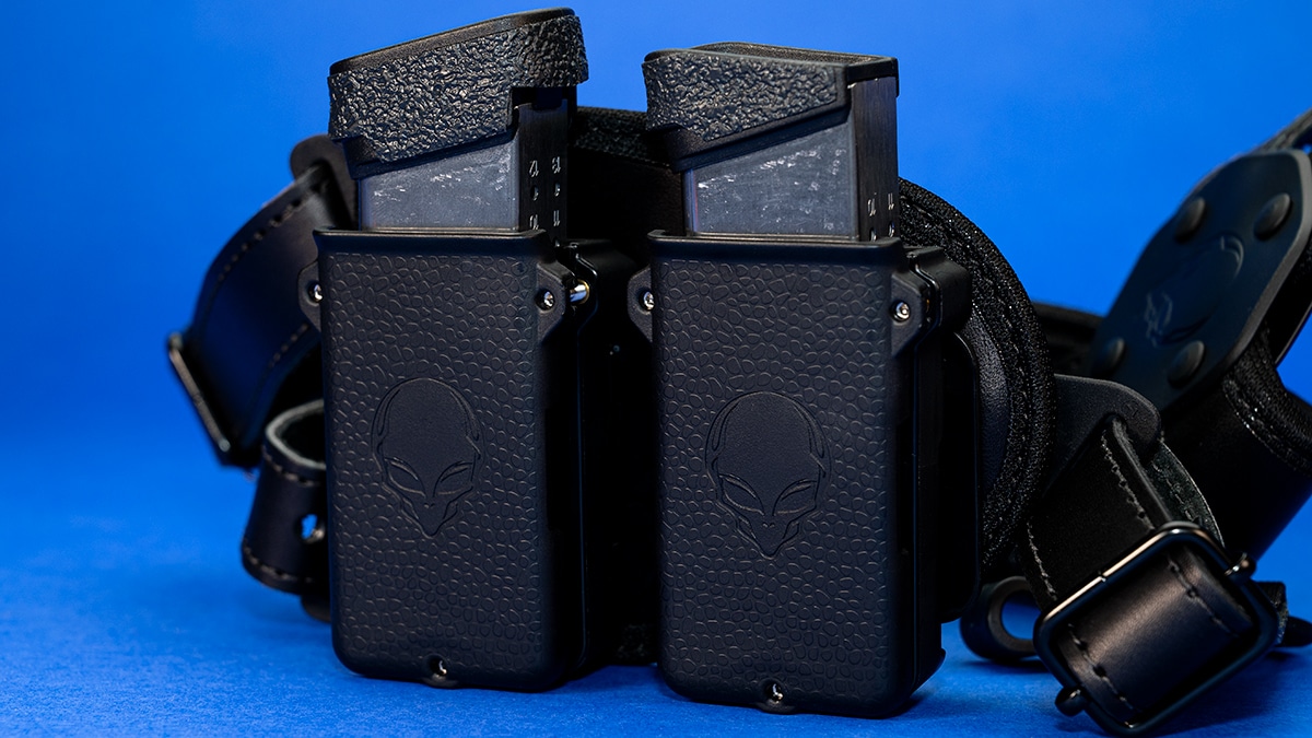 Hellcat magazines fitted into Alien Gear shoulder holster