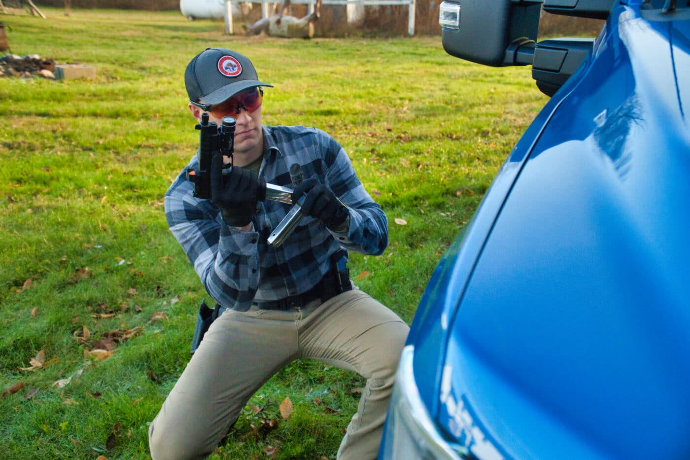 Man showing how to reload your pistol