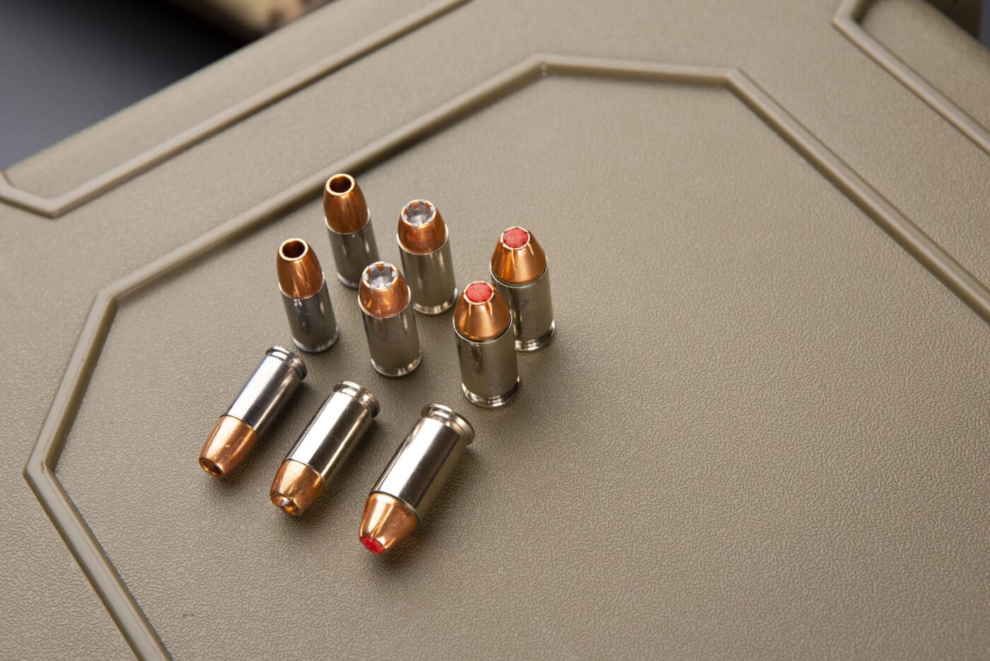 Comparison of the .40 S&W to other handgun cartridges