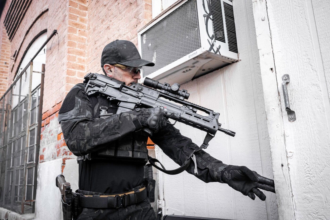 Springfield Hellion rifle being used in SWAT training