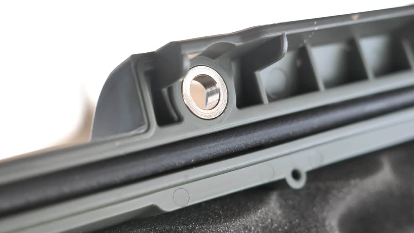 Locking points tested on the Nanuk 935 gun case