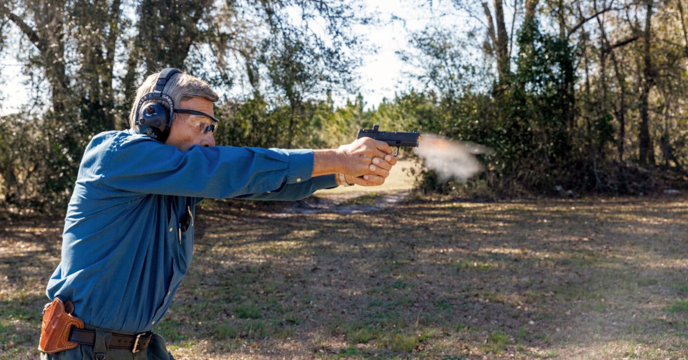 Massad Ayoob shoots a Springfield Armory Hellcat Pro