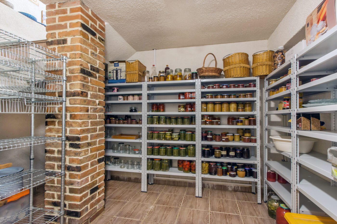 Long term food storage room