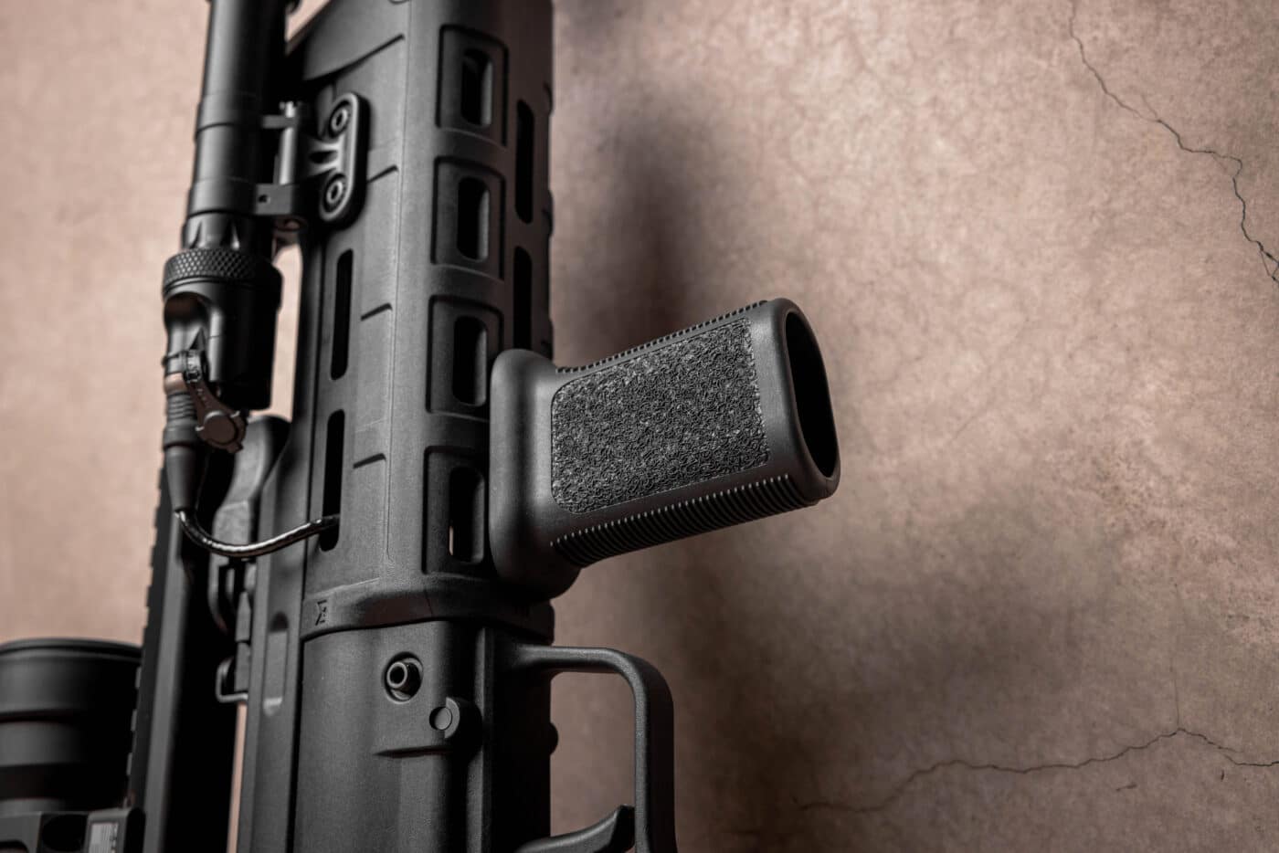 Bravo Company foregrip on Hellion rifle