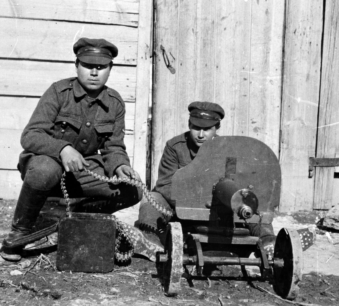 Red Army troops with the Russian PM M1910 Maxim machine gun