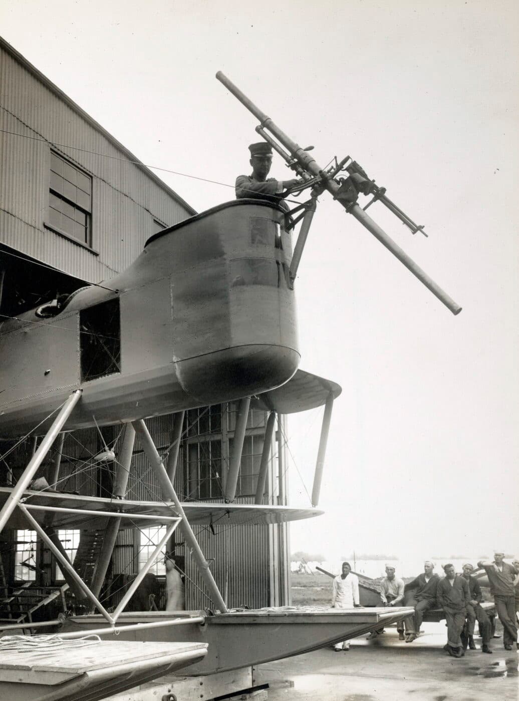 Davis RR gun and Lewis MG 3 mounted on the Naval Air Factory N-1
