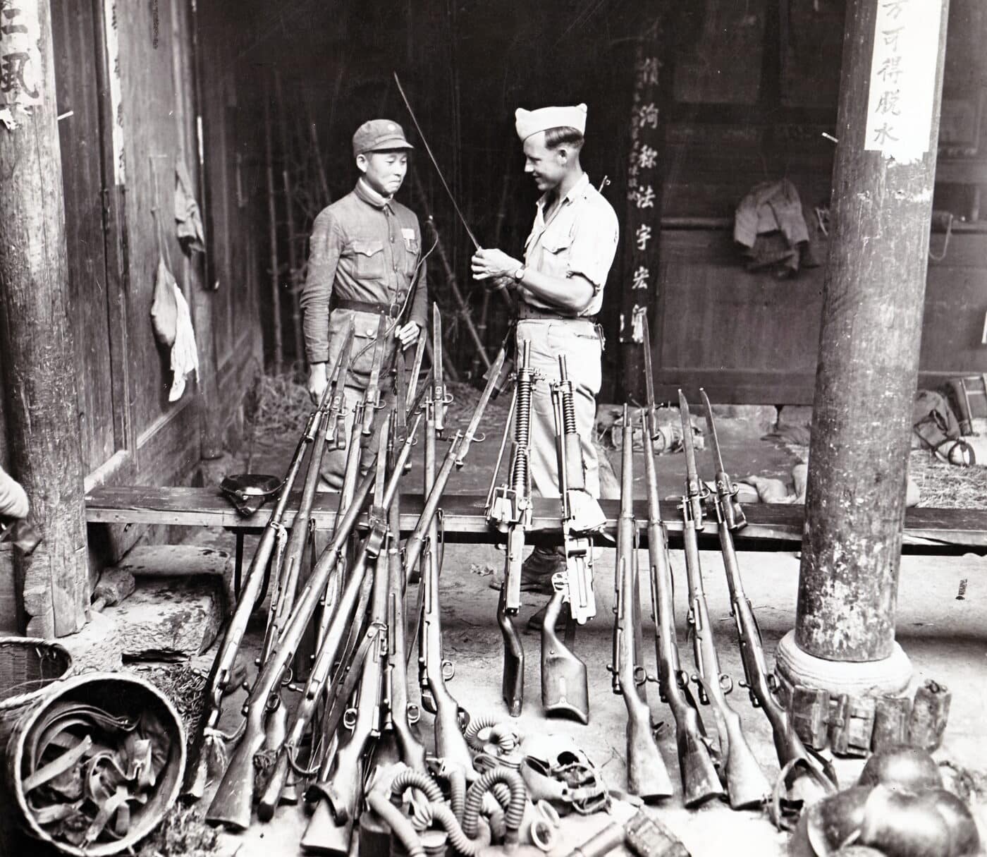 Japanese weapons captured in China