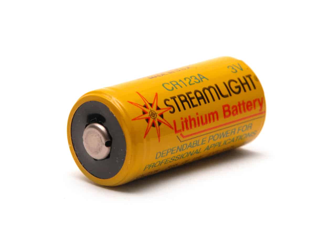 Streamlight CR123A lithium battery