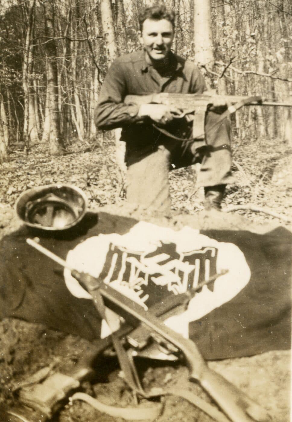 StG44 with carbines and flag