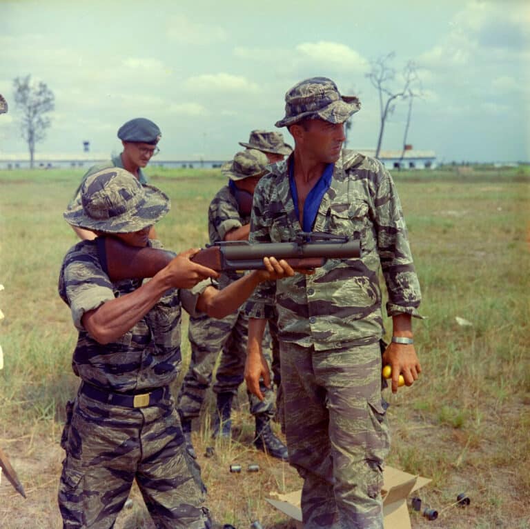 The Thumper History of the M79 40mm Grenade Launcher The Armory Life