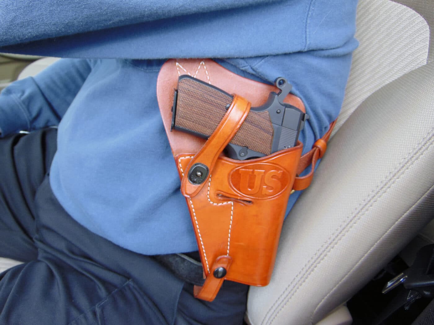 carrying the SA-35 in a shoulder holster in a car