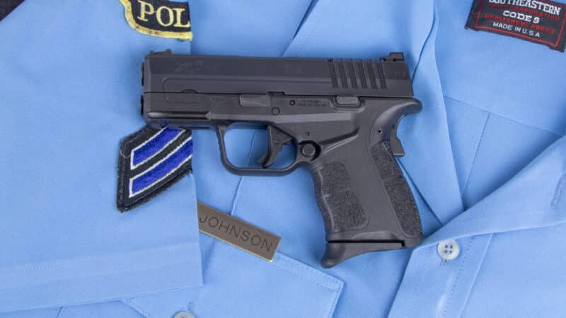 Back-Up Guns for Cops: What Do They Use? - The Armory Life
