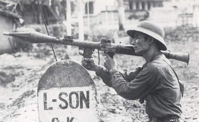 north vietnam soldier shooting rpg-7