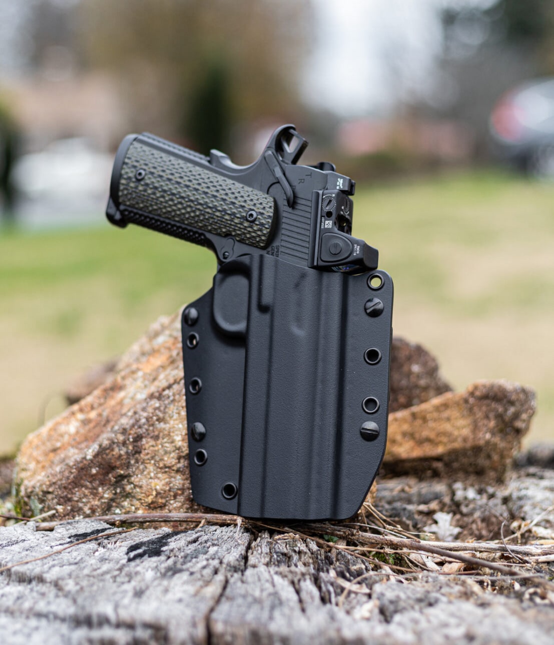 profile shot of the galco corvus holster