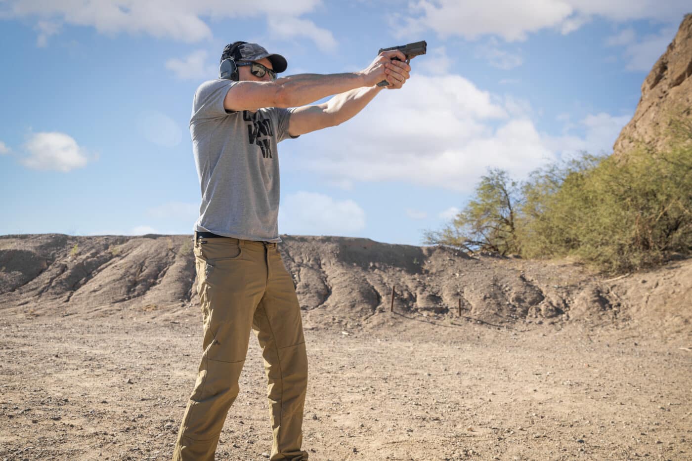 shooting the hellcat pro fde on the range