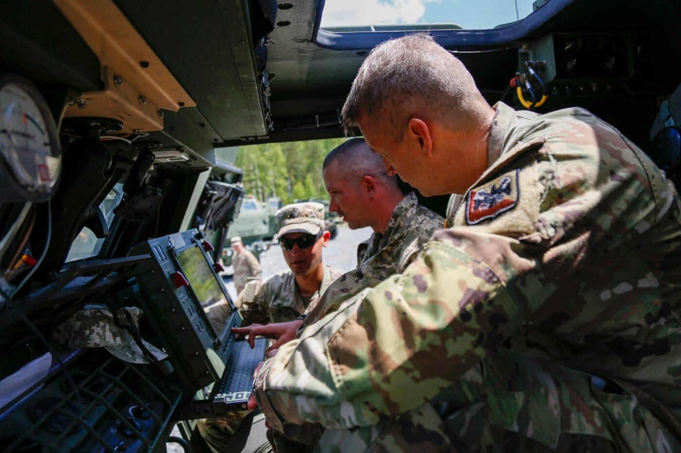 us soldier training ukraine soldiers