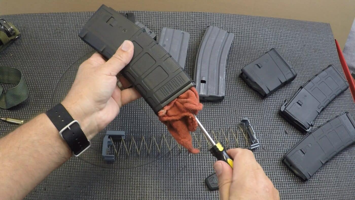 cleaning polymer magazine body