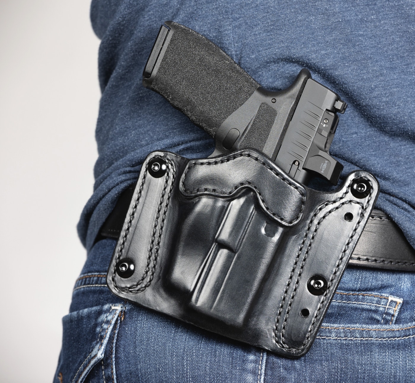 DeSantis GRD holster with Hellcat pistol in it