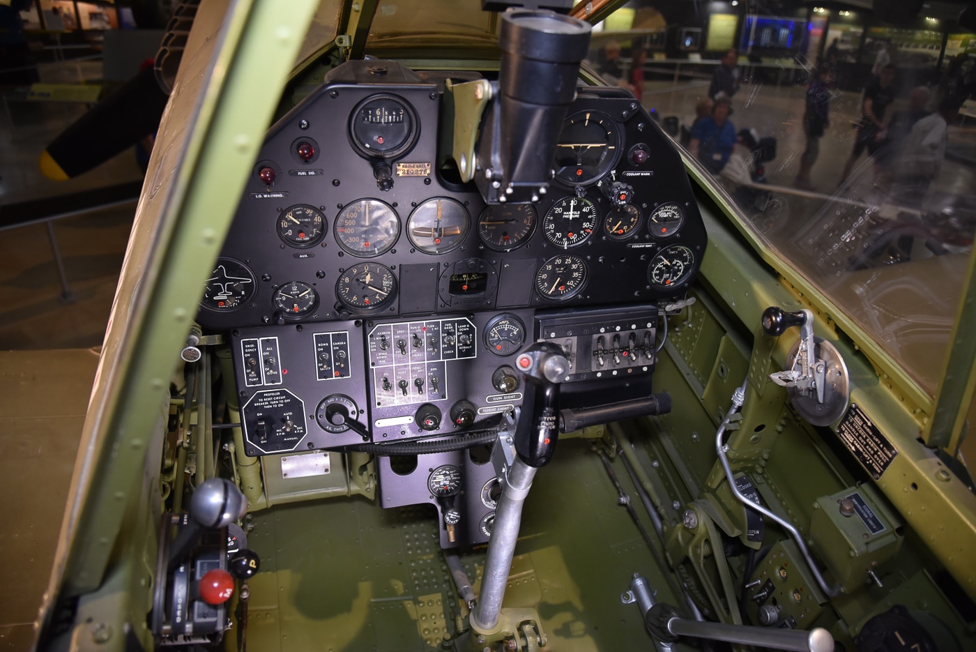 p-40e cockpit controls