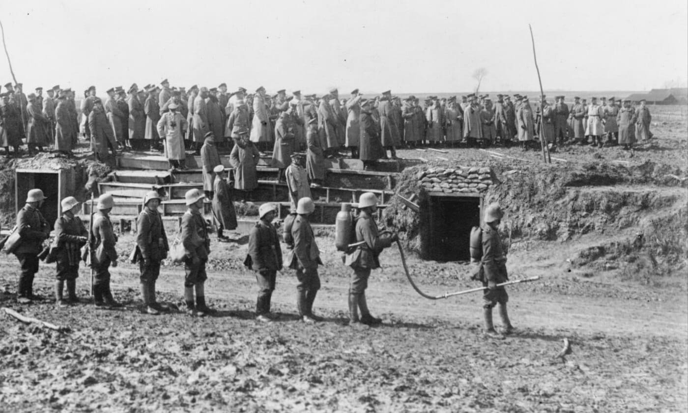 german flammenwerfer team in world war i