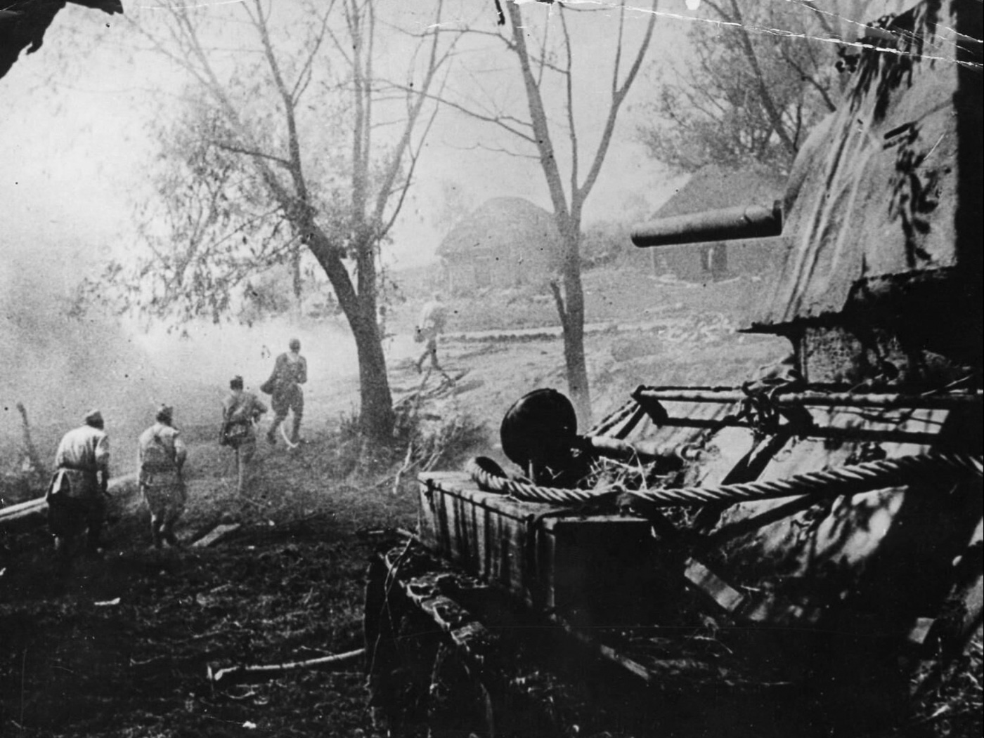 soviet infantry with t-34 tanks